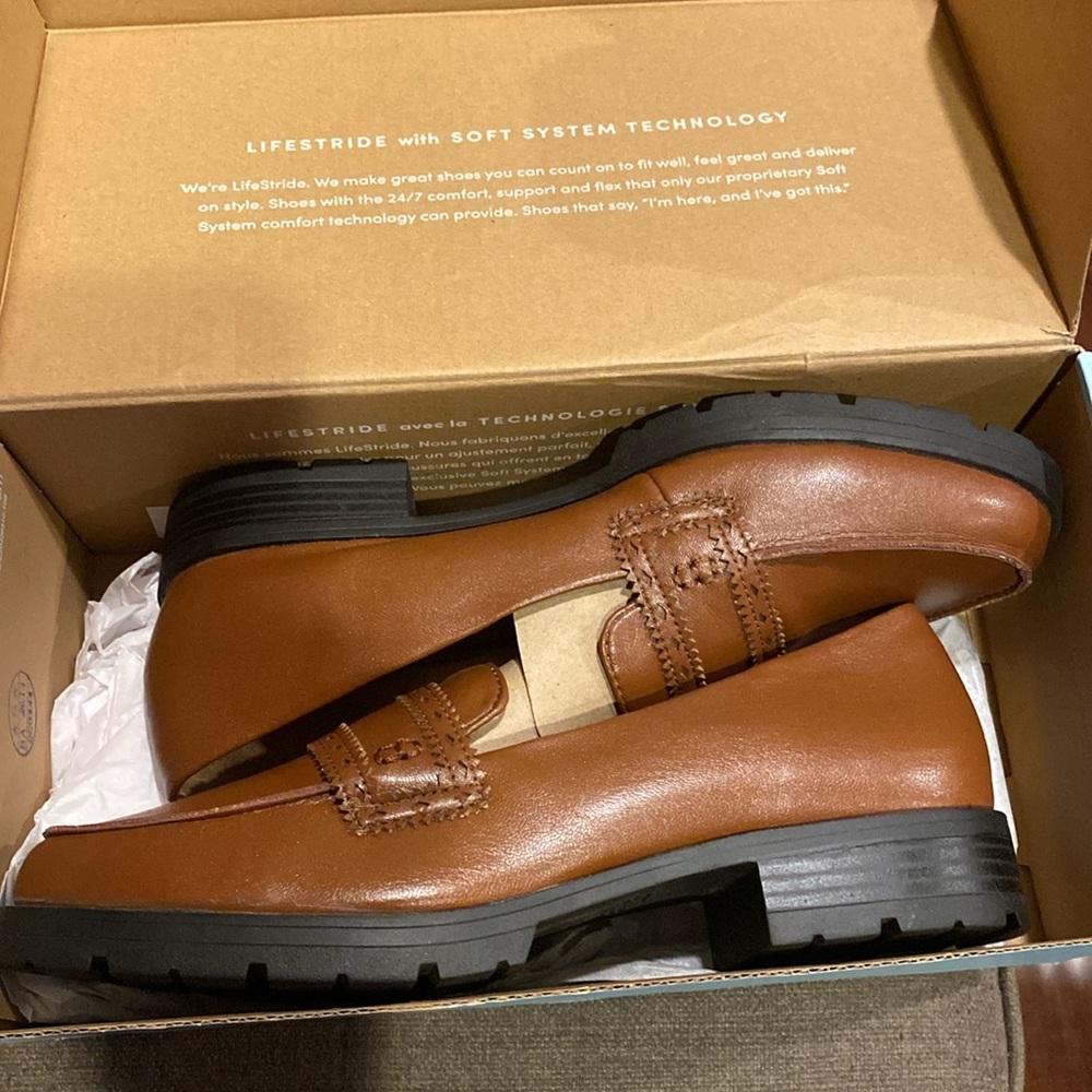 NIB Life Stride Soft System Comfort London Loafer w/ lug sole, size 9.5M